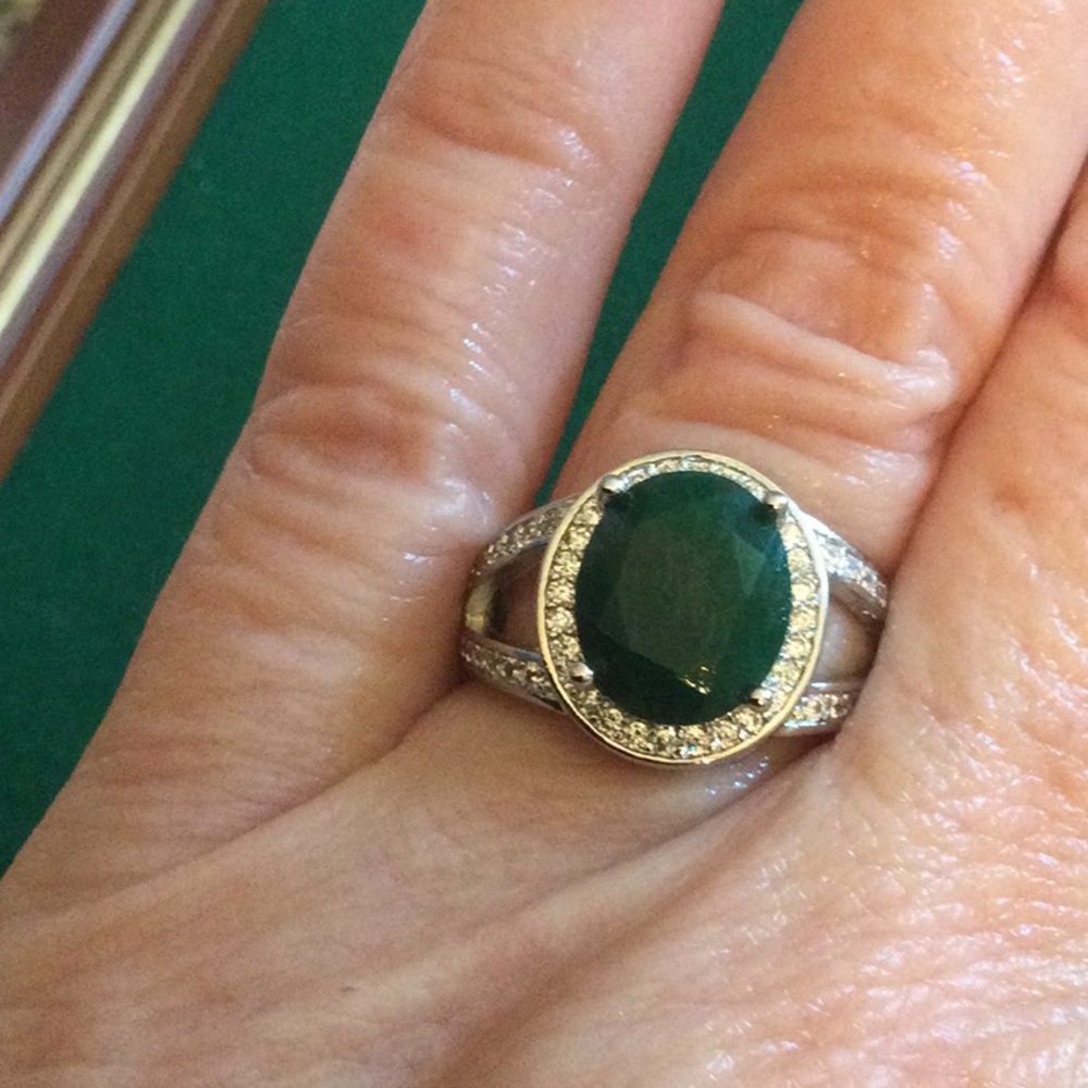 Genuine Emerald Ring - image 5